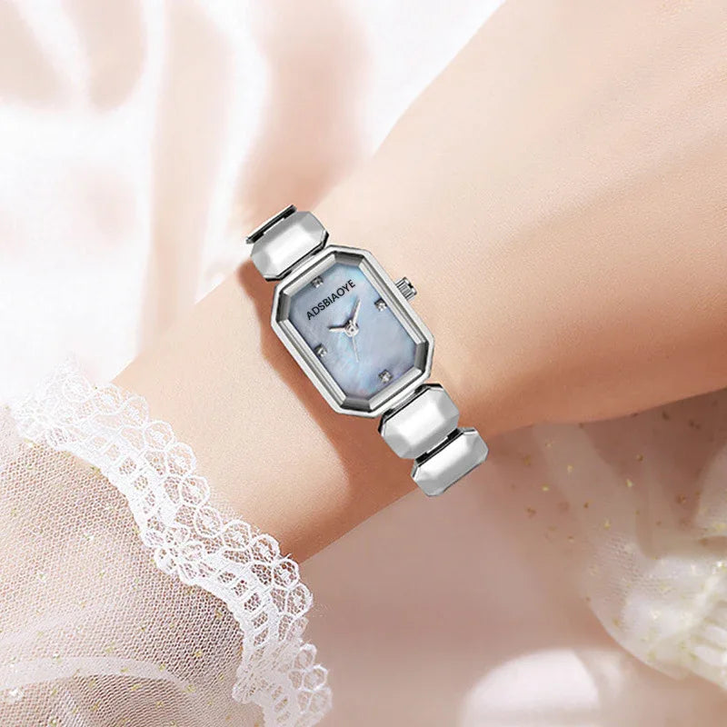 Elegant Women's Exquisite And Versatile Waterproof Watch