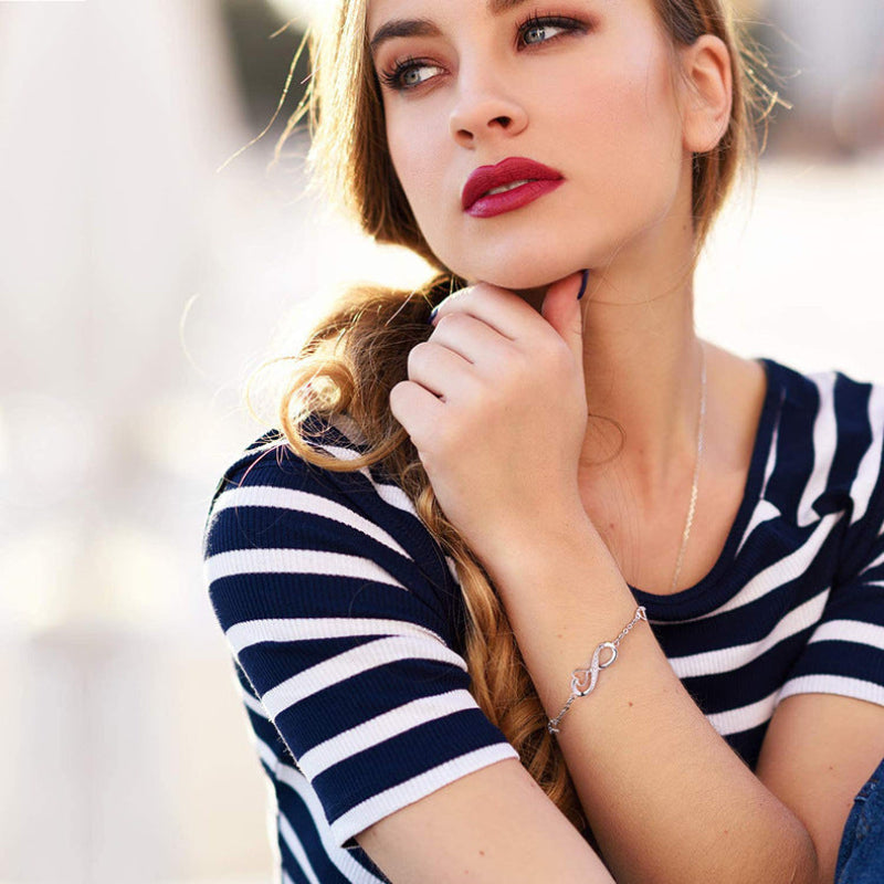 Inlaid 8 Heart-Shaped Bracelet