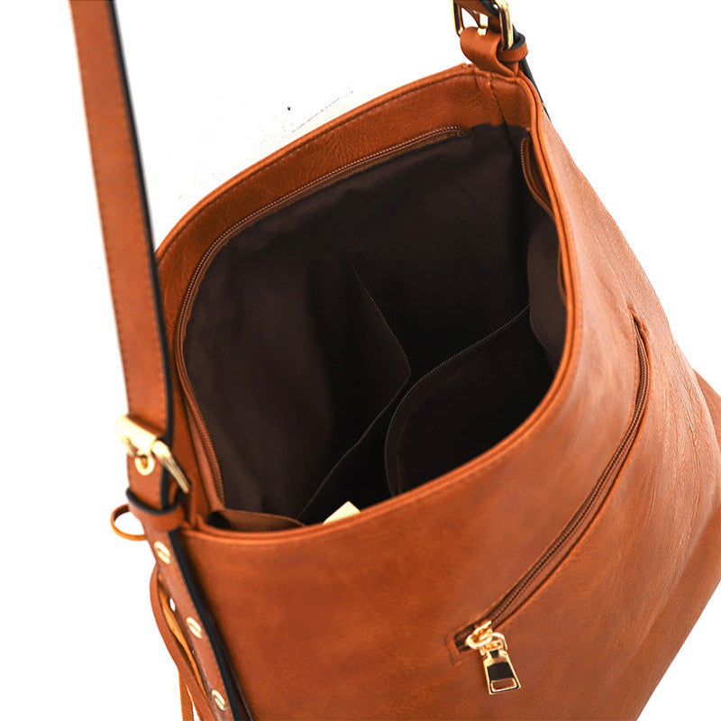 Women's Trendy Rivet Shoulder Messenger Handbag