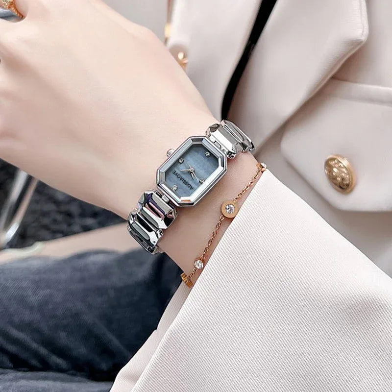 Elegant Women's Exquisite And Versatile Waterproof Watch