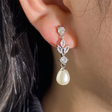 Women's Elegant Pearl Earrings - Weriion