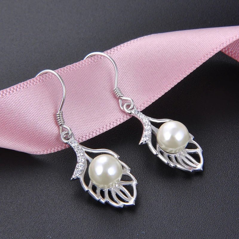 Women's Eloquent Leaflet Pearl Earrings - Weriion