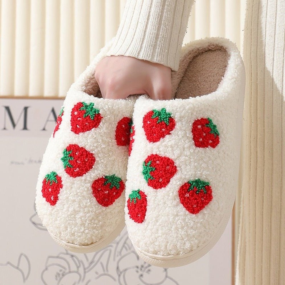 Comfortable Strawberry Themed Winter Cotton Slippers - Weriion